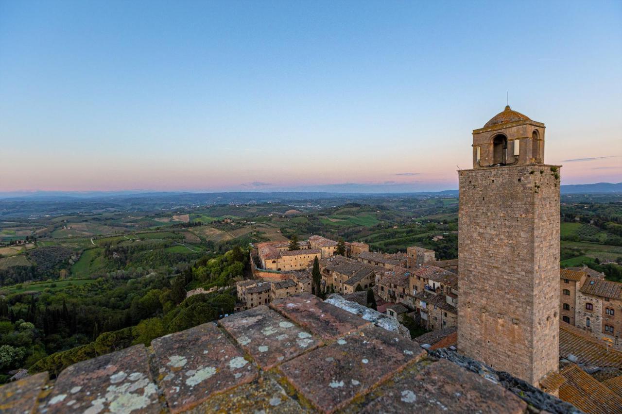 Torre Salvucci Maggiore Medieval Tower Experience San Gimignano Exterior foto
